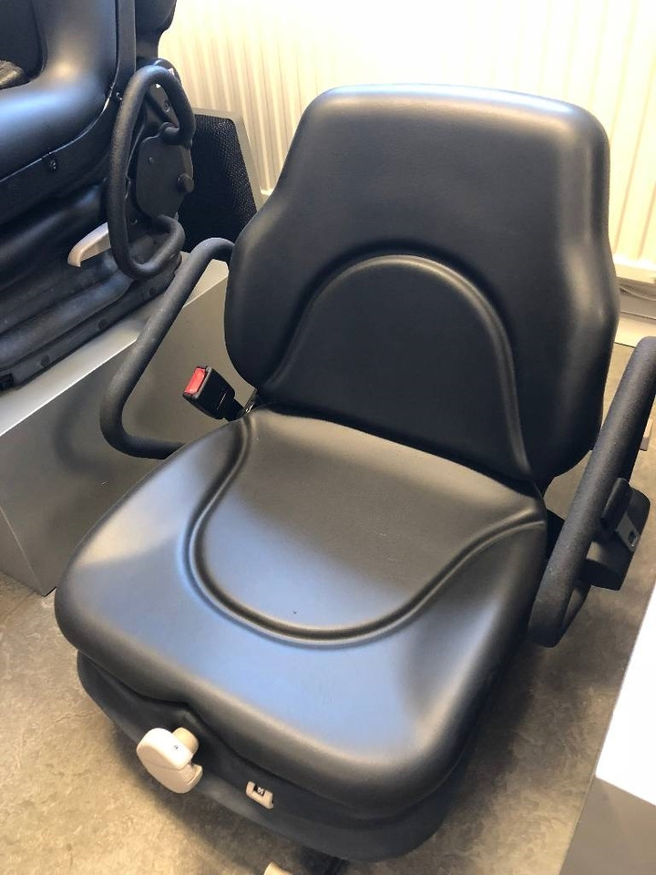 Isringhausen Stolar i olika modeller - Asiento para Maquinaria de construcción: foto 4 Isringhausen Stolar i olika modeller - Asiento para Maquinaria de construcción: foto 4