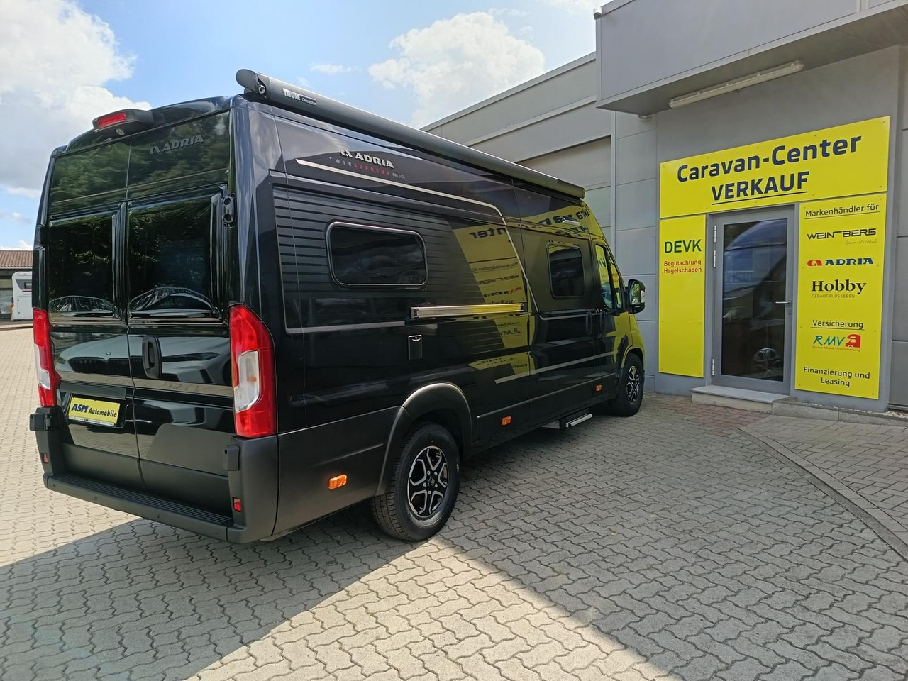Adria Twin Edition 640 SGX Maxi 132kW*138L KÜHLSCHRANK - Cámper: foto 4 Adria Twin Edition 640 SGX Maxi 132kW*138L KÜHLSCHRANK - Cámper: foto 4