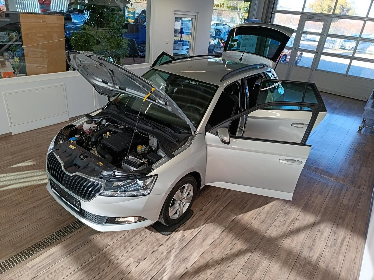 Skoda Fabia Combi Style 1.0 TSI*AHK*LED*R-KAM*PDC*SHZ* - Coche familiar: foto 2 Skoda Fabia Combi Style 1.0 TSI*AHK*LED*R-KAM*PDC*SHZ* - Coche familiar: foto 2