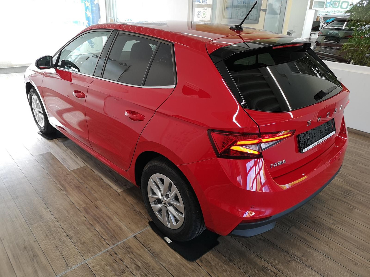 Skoda Fabia Selection 1,0TSIDSG+AHK-VORBER+LED+DAB+SHZ - Sedan: foto 3 Skoda Fabia Selection 1,0TSIDSG+AHK-VORBER+LED+DAB+SHZ - Sedan: foto 3