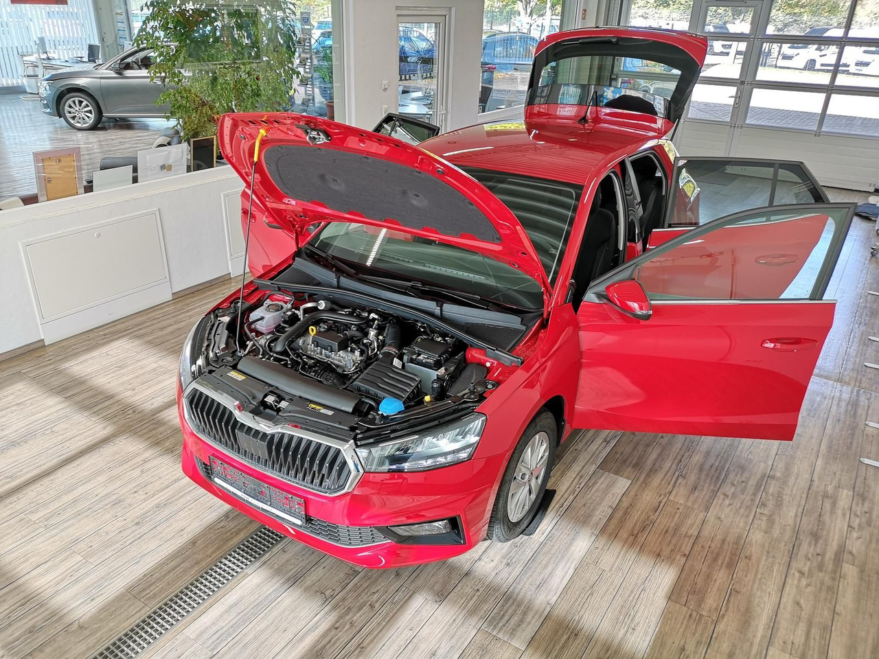 Skoda Fabia Selection 1,0TSIDSG+AHK-VORBER+LED+DAB+SHZ - Sedan: foto 5 Skoda Fabia Selection 1,0TSIDSG+AHK-VORBER+LED+DAB+SHZ - Sedan: foto 5