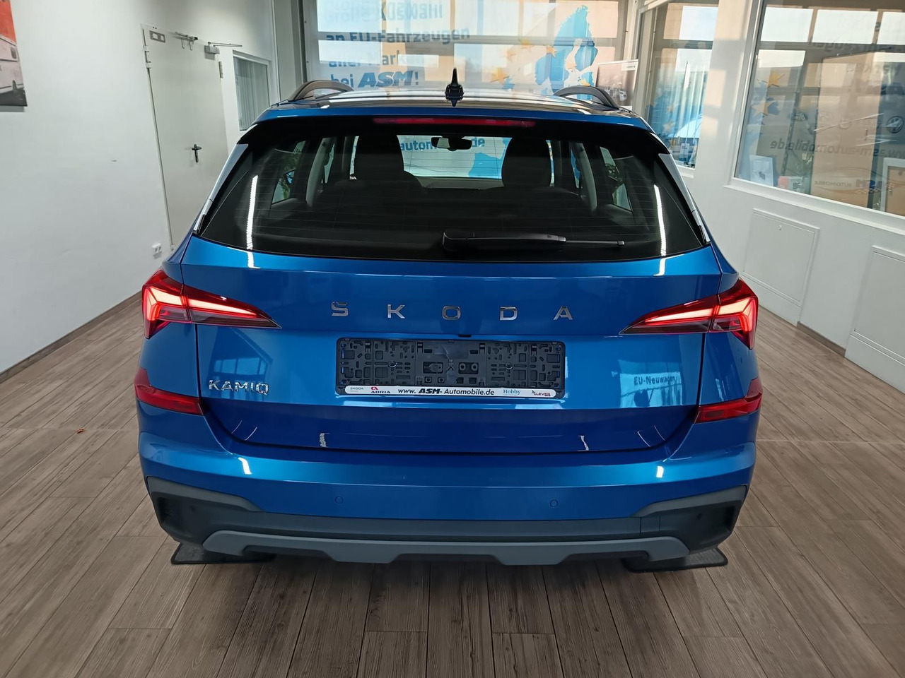 Skoda Kamiq 130 Jahre 1,5TSI DSG*AHK*ACC*LED*R-KAM*PDC - SUV/ Todoterreno: foto 5 Skoda Kamiq 130 Jahre 1,5TSI DSG*AHK*ACC*LED*R-KAM*PDC - SUV/ Todoterreno: foto 5