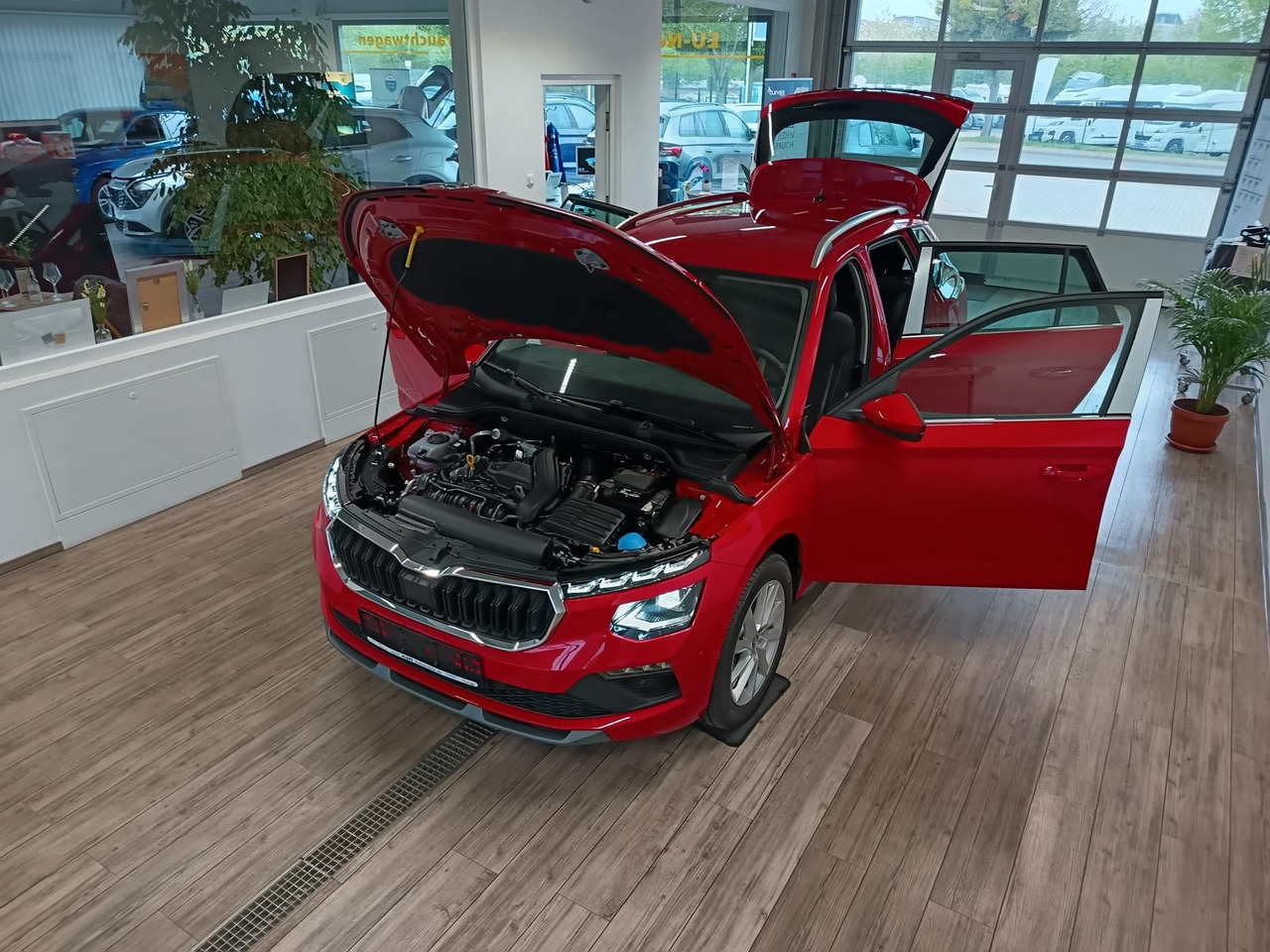 Skoda Kamiq Selection 1,5 TSI DSG*AHK*LED*5J.GARANTIE* - SUV/ Todoterreno: foto 2 Skoda Kamiq Selection 1,5 TSI DSG*AHK*LED*5J.GARANTIE* - SUV/ Todoterreno: foto 2