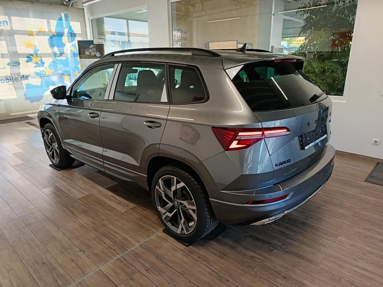 Skoda Karoq Sportline 2,0 TDI DSG 4x4*AHK*PSD*STD.HZG* - SUV/ Todoterreno: foto 4 Skoda Karoq Sportline 2,0 TDI DSG 4x4*AHK*PSD*STD.HZG* - SUV/ Todoterreno: foto 4
