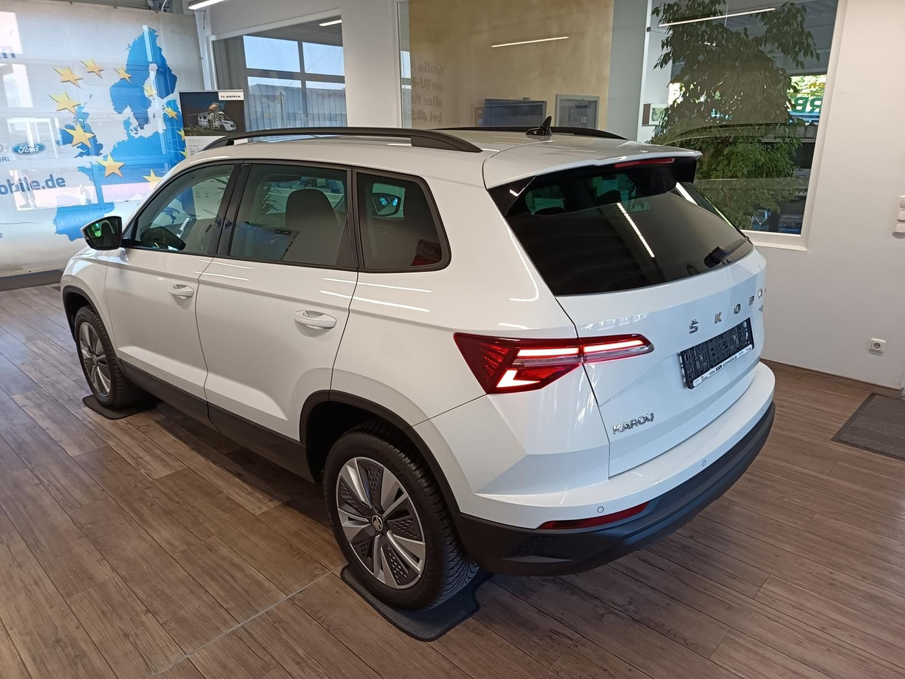 Skoda Karoq Style 1,5TSI DSG*AHK-VORBER*NAVI*LED*R-KAM - SUV/ Todoterreno: foto 4 Skoda Karoq Style 1,5TSI DSG*AHK-VORBER*NAVI*LED*R-KAM - SUV/ Todoterreno: foto 4