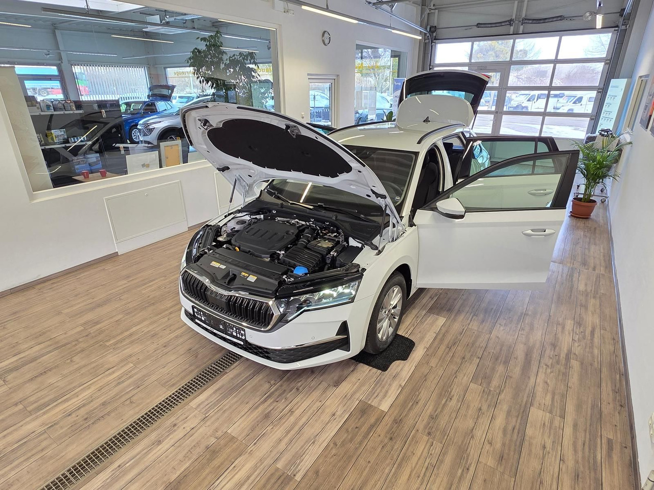 Skoda Octavia Combi Selection DSG*AHK*WINTERPAKET*LED - Coche familiar: foto 2 Skoda Octavia Combi Selection DSG*AHK*WINTERPAKET*LED - Coche familiar: foto 2