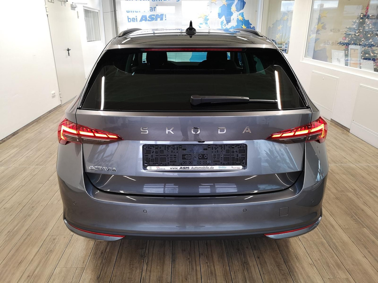 Skoda Octavia Combi Selection DSG*R-KAM*LED*DAB*2xPDC* - Coche familiar: foto 4 Skoda Octavia Combi Selection DSG*R-KAM*LED*DAB*2xPDC* - Coche familiar: foto 4