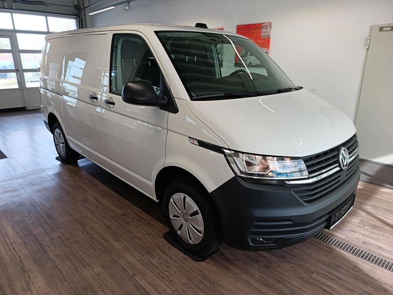 Volkswagen T6.1 Transporter 2,0 TDI*R-KAM*TEMP*KLIMA*NSW* - Furgoneta pequeña: foto 3 Volkswagen T6.1 Transporter 2,0 TDI*R-KAM*TEMP*KLIMA*NSW* - Furgoneta pequeña: foto 3