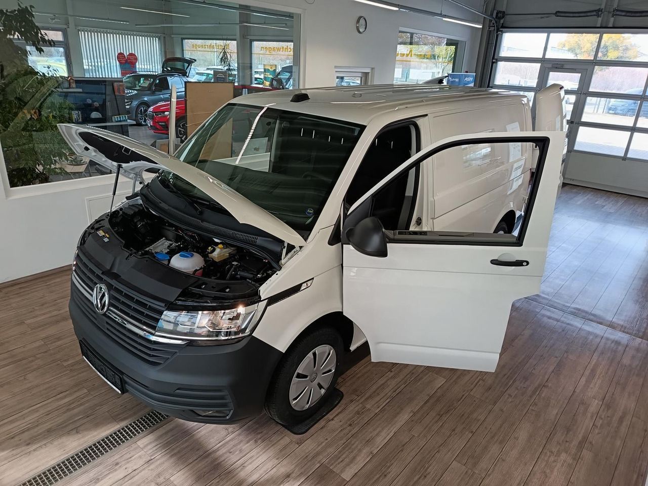 Volkswagen T6.1 Transporter 2,0 TDI*R-KAM*TEMP*KLIMA*NSW* - Furgoneta pequeña: foto 2 Volkswagen T6.1 Transporter 2,0 TDI*R-KAM*TEMP*KLIMA*NSW* - Furgoneta pequeña: foto 2
