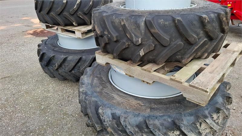 Alliance 520/85 R42 - Neumático para Maquinaria agrícola: foto 2 Alliance 520/85 R42 - Neumático para Maquinaria agrícola: foto 2