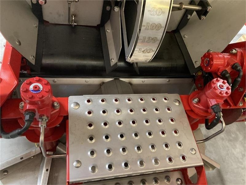 Bredal SGS 2000 Inkl. Lysanlæg, sold og rullepresenning - Esparcidor de sal para Vehículo municipal: foto 4 Bredal SGS 2000 Inkl. Lysanlæg, sold og rullepresenning - Esparcidor de sal para Vehículo municipal: foto 4