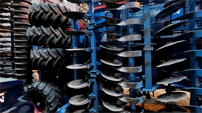 Lemken COMPACT-SOLITÄIR 9/600 KHD 9/600 KHD - Combinado de siembra: foto 3 Lemken COMPACT-SOLITÄIR 9/600 KHD 9/600 KHD - Combinado de siembra: foto 3