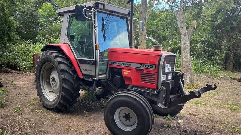 Massey Ferguson 3070 Traktor - Tractor: foto 2 Massey Ferguson 3070 Traktor - Tractor: foto 2