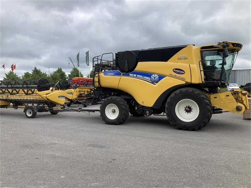 New Holland CR9.90 Med 35 fods Varifeed mm - Cosechadora de granos: foto 1 New Holland CR9.90 Med 35 fods Varifeed mm - Cosechadora de granos: foto 1