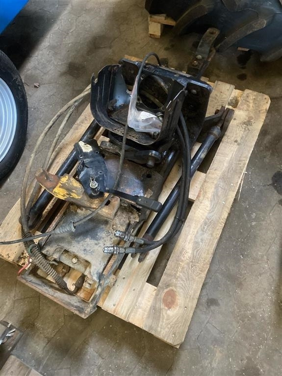 New Holland T7030 Hitchtræk - Acoplamiento rápido para Tractor: foto 1 New Holland T7030 Hitchtræk - Acoplamiento rápido para Tractor: foto 1