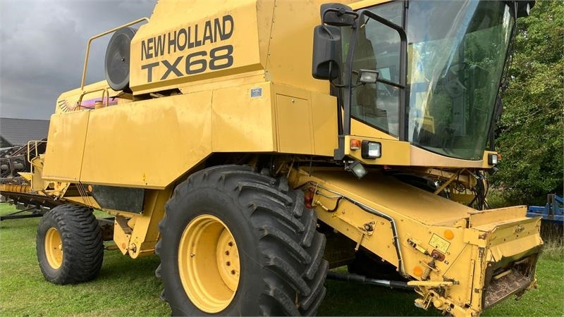 New Holland TX68 - Cosechadora de granos: foto 2 New Holland TX68 - Cosechadora de granos: foto 2