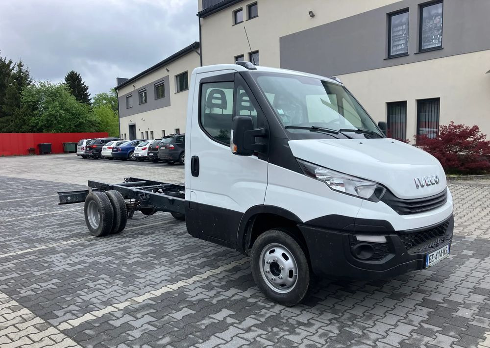 Iveco DAILY 35C13 ramo do zabudowy kiper wywrotka - Chasis camión: foto 2 Iveco DAILY 35C13 ramo do zabudowy kiper wywrotka - Chasis camión: foto 2