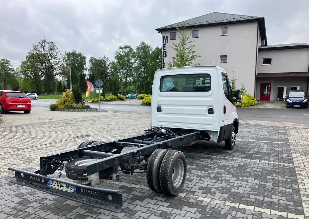 Iveco DAILY 35C13 ramo do zabudowy kiper wywrotka - Chasis camión: foto 3 Iveco DAILY 35C13 ramo do zabudowy kiper wywrotka - Chasis camión: foto 3
