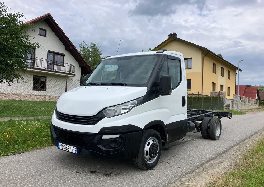 Iveco DAILY 35C14 ramo do zabudowy kiper wywrotka - Chasis camión: foto 1 Iveco DAILY 35C14 ramo do zabudowy kiper wywrotka - Chasis camión: foto 1