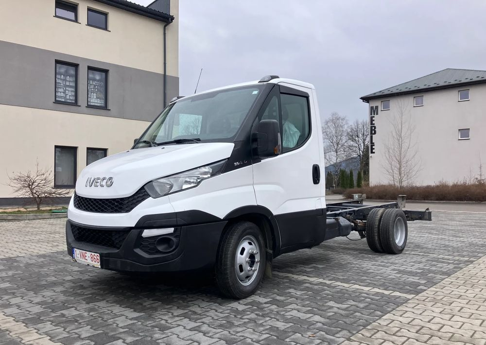 Iveco DAILY 35C14 ramo do zabudowy kiper wywrotka - Chasis camión: foto 1 Iveco DAILY 35C14 ramo do zabudowy kiper wywrotka - Chasis camión: foto 1