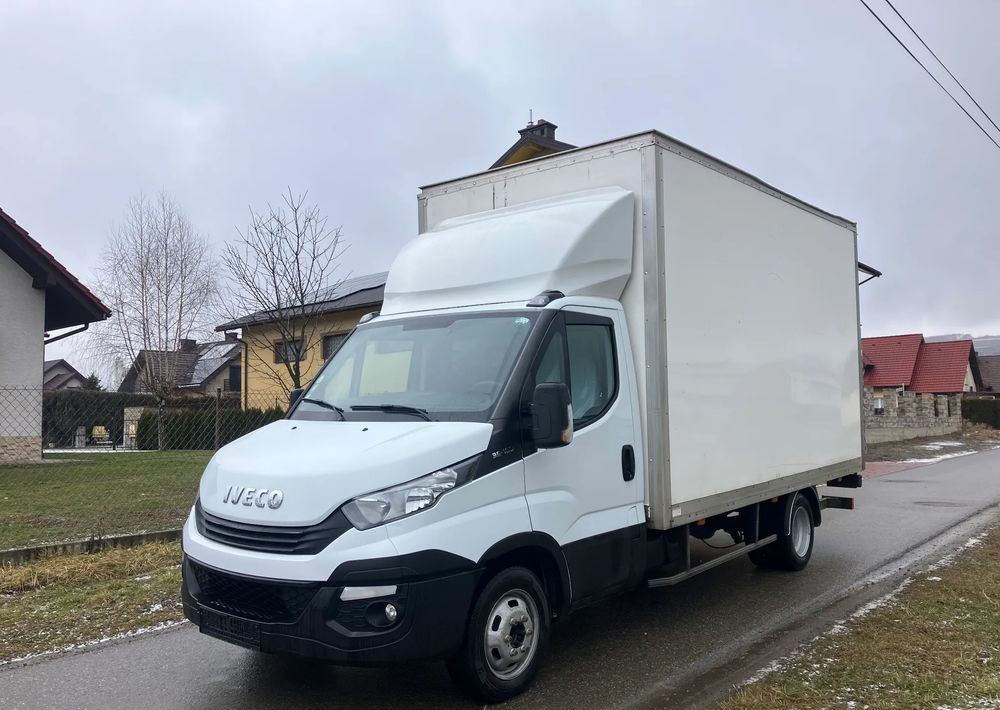 Iveco DAILY 35C16 kontener kurierka winda - Furgoneta: foto 1 Iveco DAILY 35C16 kontener kurierka winda - Furgoneta: foto 1