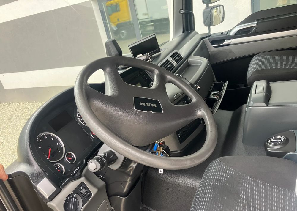 Camión caja cerrada MAN MAN 18.290  kurierka kontener: foto 7