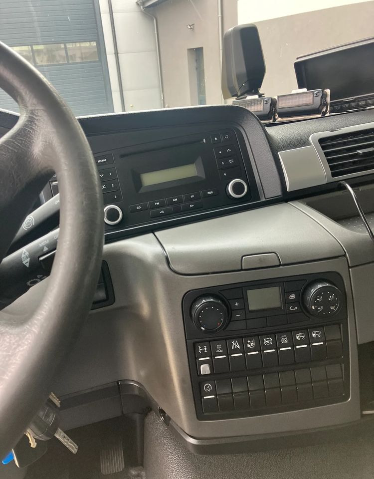 Camión caja cerrada MAN MAN 18.290  kurierka kontener: foto 9