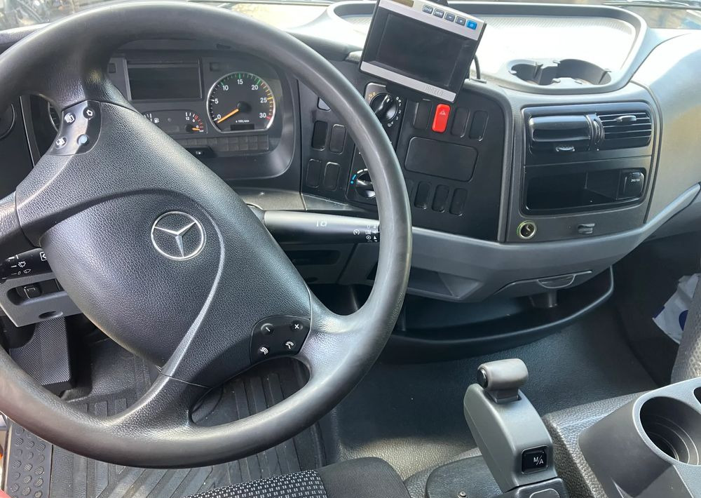 Camión caja cerrada Mercedes-Benz Atego 1218 kurierka kontener: foto 6 Camión caja cerrada Mercedes-Benz Atego 1218 kurierka kontener: foto 6