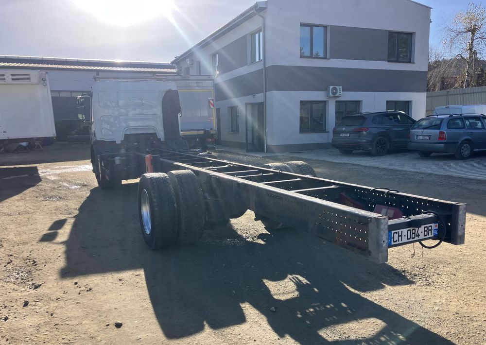 Renault RENAULT Premium 280 ramo do zabudowy - Chasis camión: foto 3 Renault RENAULT Premium 280 ramo do zabudowy - Chasis camión: foto 3