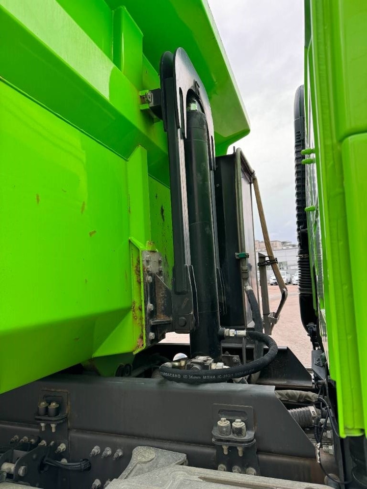 Volvo FM 8*4 - Volquete camión: foto 5 Volvo FM 8*4 - Volquete camión: foto 5