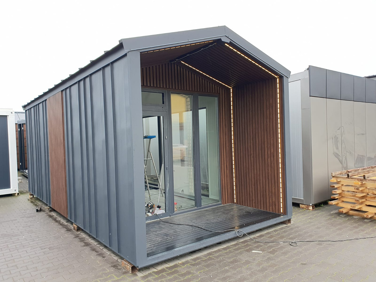 IDEX Premium Commercial Container Unit – Modern, Durable & Ready to Customize! Container with Terrace - Carrocería/ Contenedor: foto 2 IDEX Premium Commercial Container Unit – Modern, Durable & Ready to Customize! Container with Terrace - Carrocería/ Contenedor: foto 2