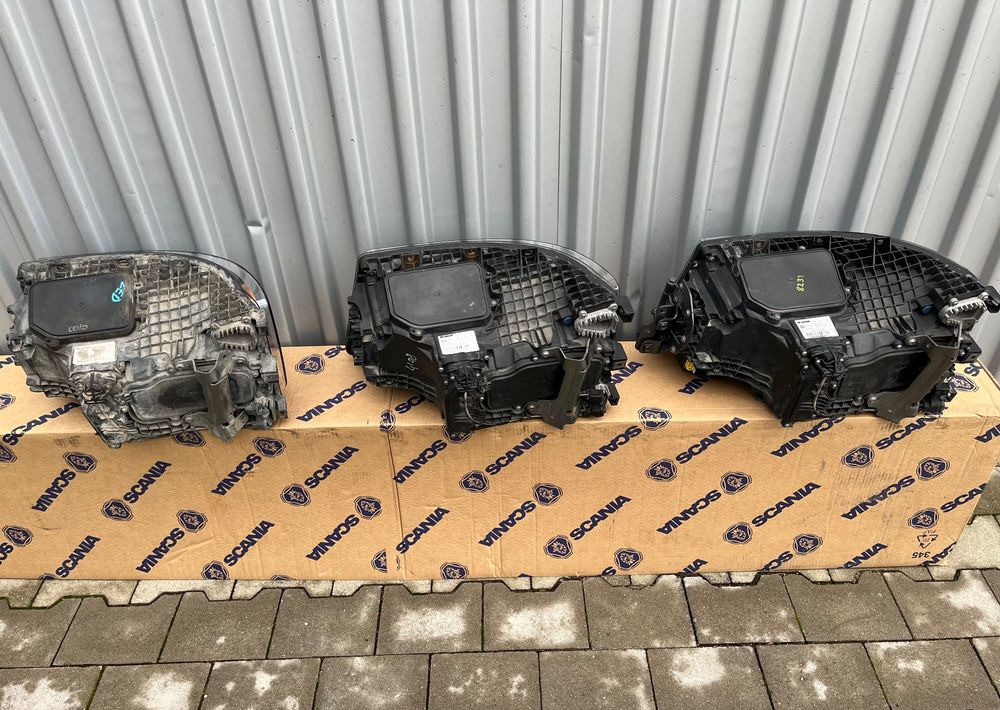 Lampa LED Scania R S NGS NGR reflektor 2674391 - Luz/ Iluminación para Camión: foto 4 Lampa LED Scania R S NGS NGR reflektor 2674391 - Luz/ Iluminación para Camión: foto 4