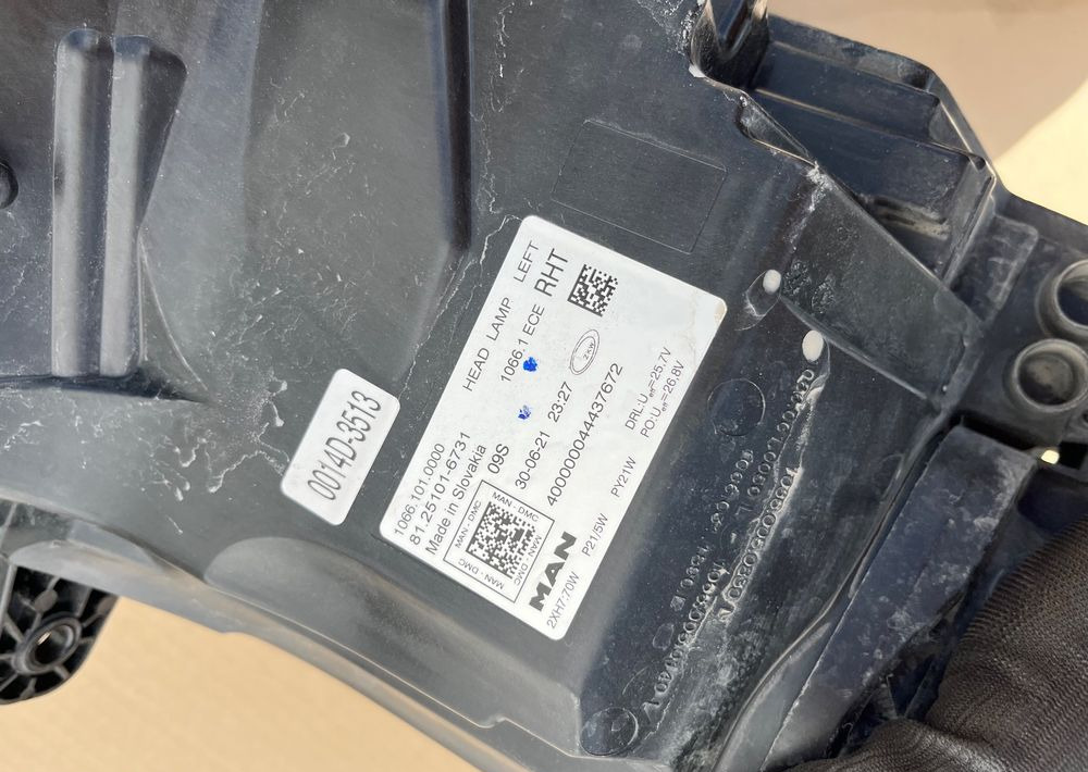 Lampa MAN TGL TGM TG3 reflektor RH nowy model - Luz/ Iluminación para Camión: foto 3 Lampa MAN TGL TGM TG3 reflektor RH nowy model - Luz/ Iluminación para Camión: foto 3