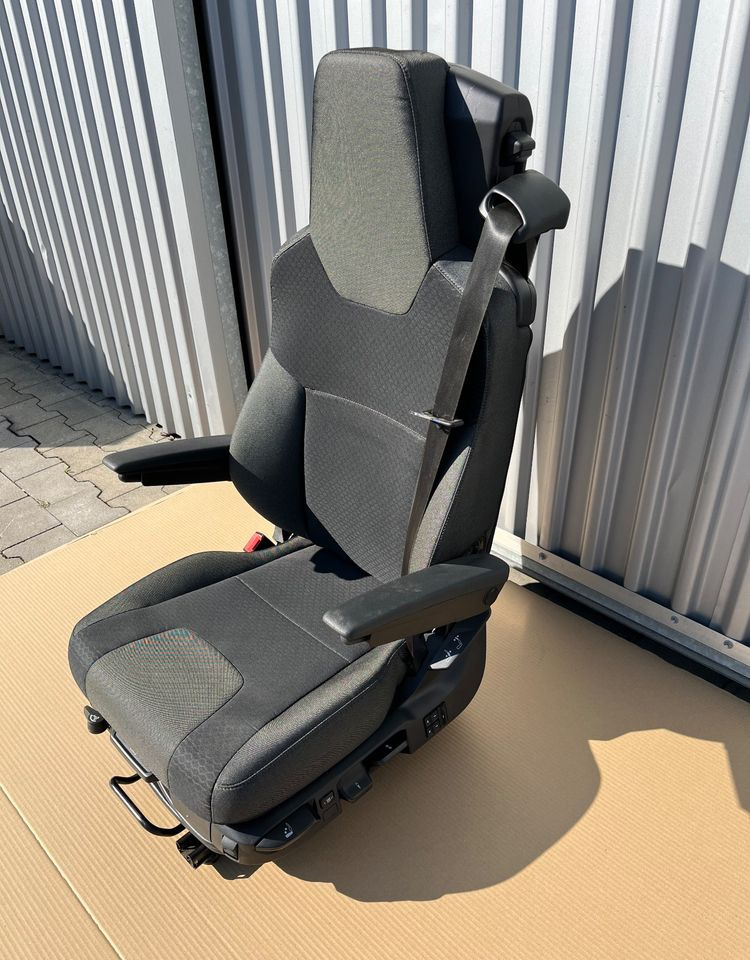 NOWY Fotel kierowcy MAN TG3 TGX nowy model siedzenie lewe - Asiento para Camión: foto 2 NOWY Fotel kierowcy MAN TG3 TGX nowy model siedzenie lewe - Asiento para Camión: foto 2