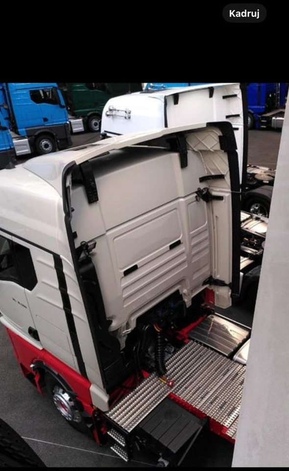 NOWY komplet spoilerów MAN TGX TG3 GM owiewki spoilery z gumami - Carrocería y exterior para Camión: foto 2 NOWY komplet spoilerów MAN TGX TG3 GM owiewki spoilery z gumami - Carrocería y exterior para Camión: foto 2