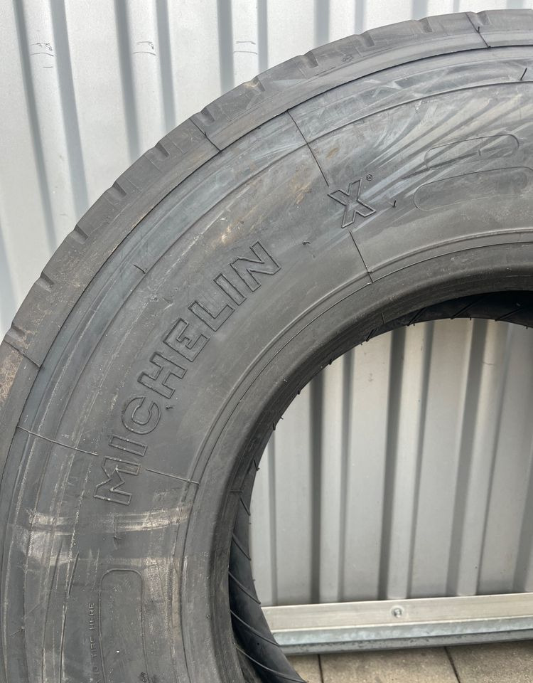 Opony Michelin X 10 R 17.5 jak NOWE - Neumático para Camión: foto 2 Opony Michelin X 10 R 17.5 jak NOWE - Neumático para Camión: foto 2