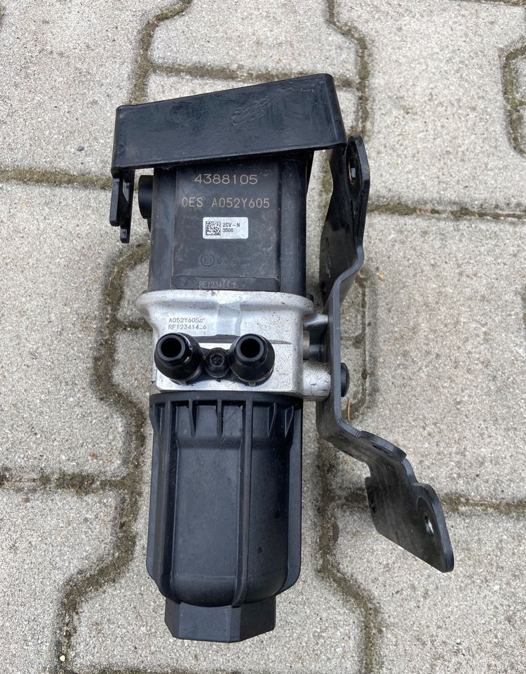 Pompa Adblue DAF XF 106 euro 6 lift moduł ad blue - Silenciador/ Sistema de escape para Camión: foto 1 Pompa Adblue DAF XF 106 euro 6 lift moduł ad blue - Silenciador/ Sistema de escape para Camión: foto 1
