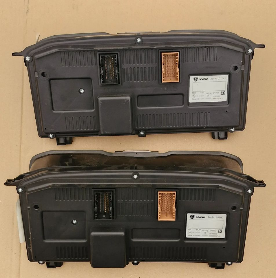 SCANIA R S LICZNIK ZEGARY 2717543 2496980 - Cabina e interior: foto 2 SCANIA R S LICZNIK ZEGARY 2717543 2496980 - Cabina e interior: foto 2