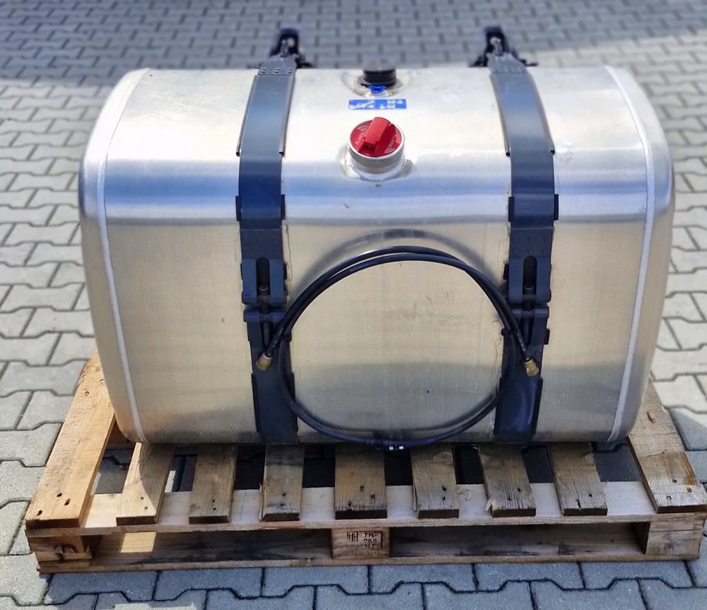 SCANIA R S ZBIORNIK PALIWA 395L NOWY - Depósito de combustible para Camión: foto 1 SCANIA R S ZBIORNIK PALIWA 395L NOWY - Depósito de combustible para Camión: foto 1