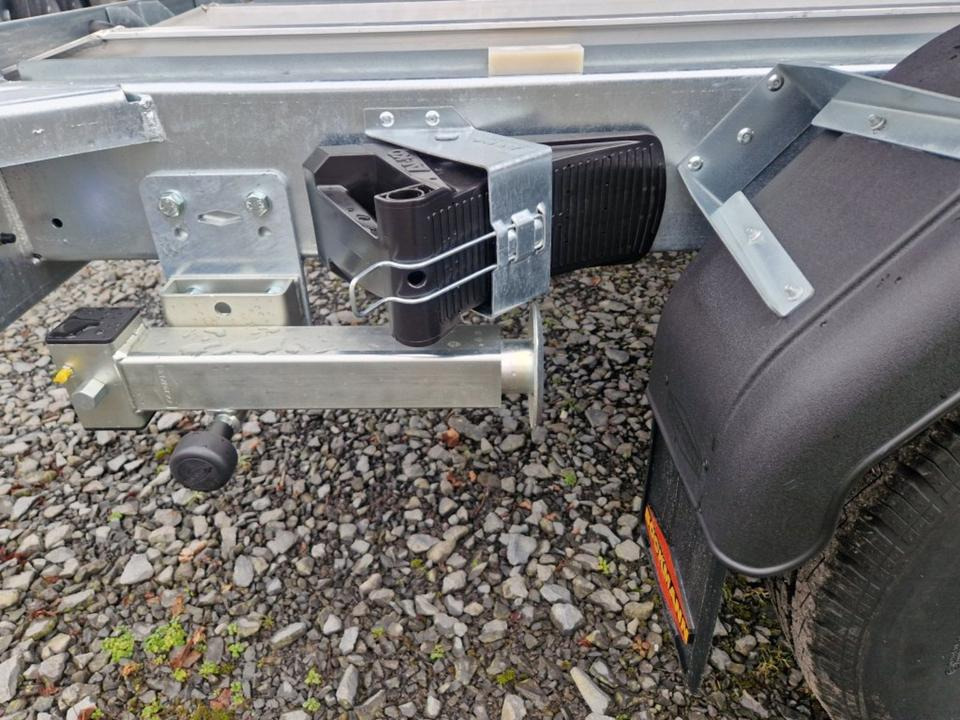 Böckmann DK-AL 3218/35 P 3,5t Gitter Rampen Stützen Alufelgen - Volquete remolque: foto 4 Böckmann DK-AL 3218/35 P 3,5t Gitter Rampen Stützen Alufelgen - Volquete remolque: foto 4