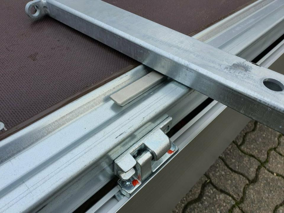 Böckmann HL-AL 5121/35 F ECO Hochlader PKW-Anhänger 3,5t - Remolque plataforma/ Caja abierta: foto 4 Böckmann HL-AL 5121/35 F ECO Hochlader PKW-Anhänger 3,5t - Remolque plataforma/ Caja abierta: foto 4