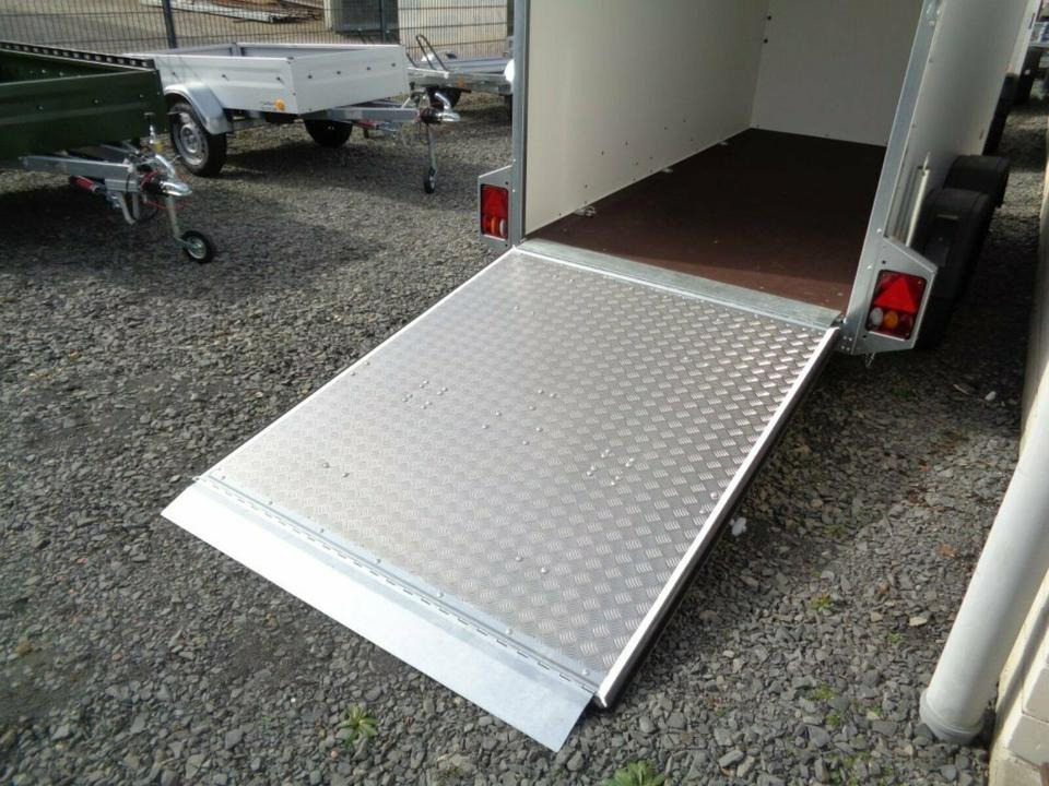 Böckmann PKW-Anhänger, KT3015/20 M-F, Auffahrrampe, 2,0 to. - Caja cerrada remolque: foto 3 Böckmann PKW-Anhänger, KT3015/20 M-F, Auffahrrampe, 2,0 to. - Caja cerrada remolque: foto 3