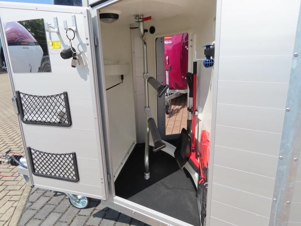 Böckmann Pferdeanhänger,Portax SKA, 2025 WCF Fenster links - Remolque para caballos: foto 5 Böckmann Pferdeanhänger,Portax SKA, 2025 WCF Fenster links - Remolque para caballos: foto 5