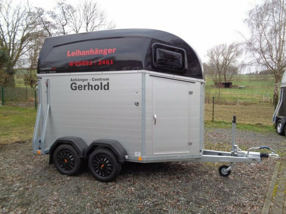 Böckmann Pferdeanhänger zu VERMIETEN Leihanhänger ab 55€/Tag - Remolque para caballos: foto 1 Böckmann Pferdeanhänger zu VERMIETEN Leihanhänger ab 55€/Tag - Remolque para caballos: foto 1