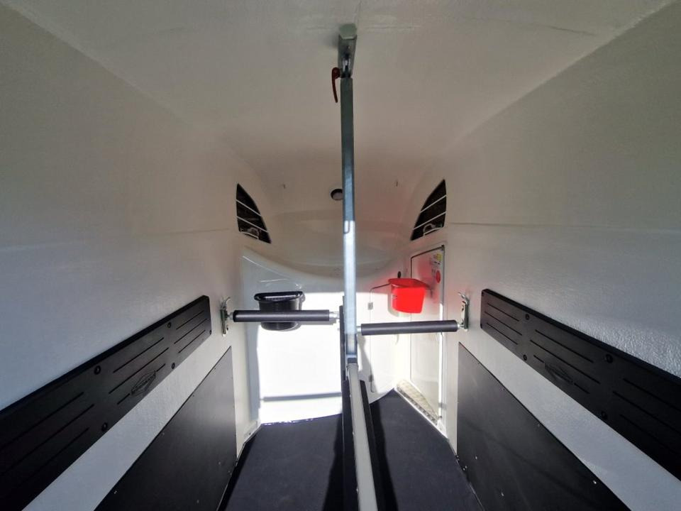 Remolque para caballos Pferdeanhänger Böckmann, Master, WCF, Aluräder, Sattelk.100 Km: foto 10 Remolque para caballos Pferdeanhänger Böckmann, Master, WCF, Aluräder, Sattelk.100 Km: foto 10