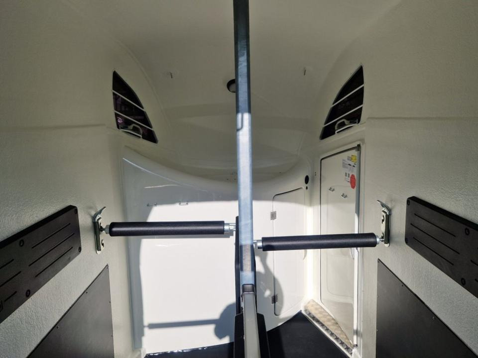 Remolque para caballos Pferdeanhänger Böckmann, Master, WCF, Aluräder, Sattelk.100 Km: foto 8 Remolque para caballos Pferdeanhänger Böckmann, Master, WCF, Aluräder, Sattelk.100 Km: foto 8