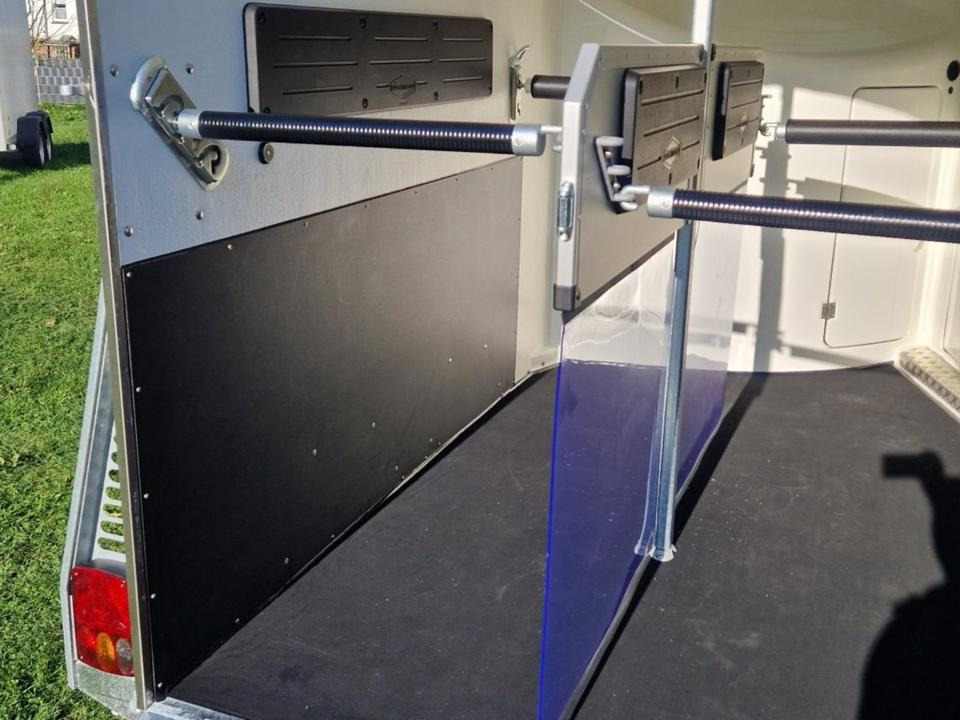 Remolque para caballos Pferdeanhänger Böckmann, Master, WCF, Aluräder, Sattelk.100 Km: foto 6 Remolque para caballos Pferdeanhänger Böckmann, Master, WCF, Aluräder, Sattelk.100 Km: foto 6