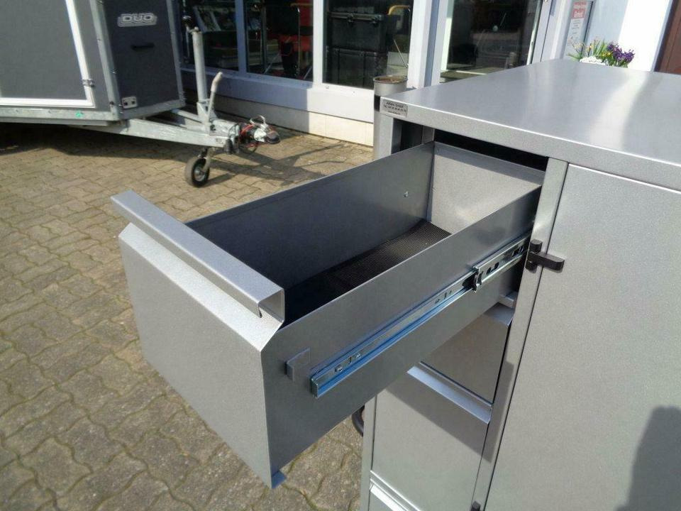 Turnierschrank fahrbar NEU pulverbeschichtet abschließbar - Herramienta/ Equipo: foto 2 Turnierschrank fahrbar NEU pulverbeschichtet abschließbar - Herramienta/ Equipo: foto 2
