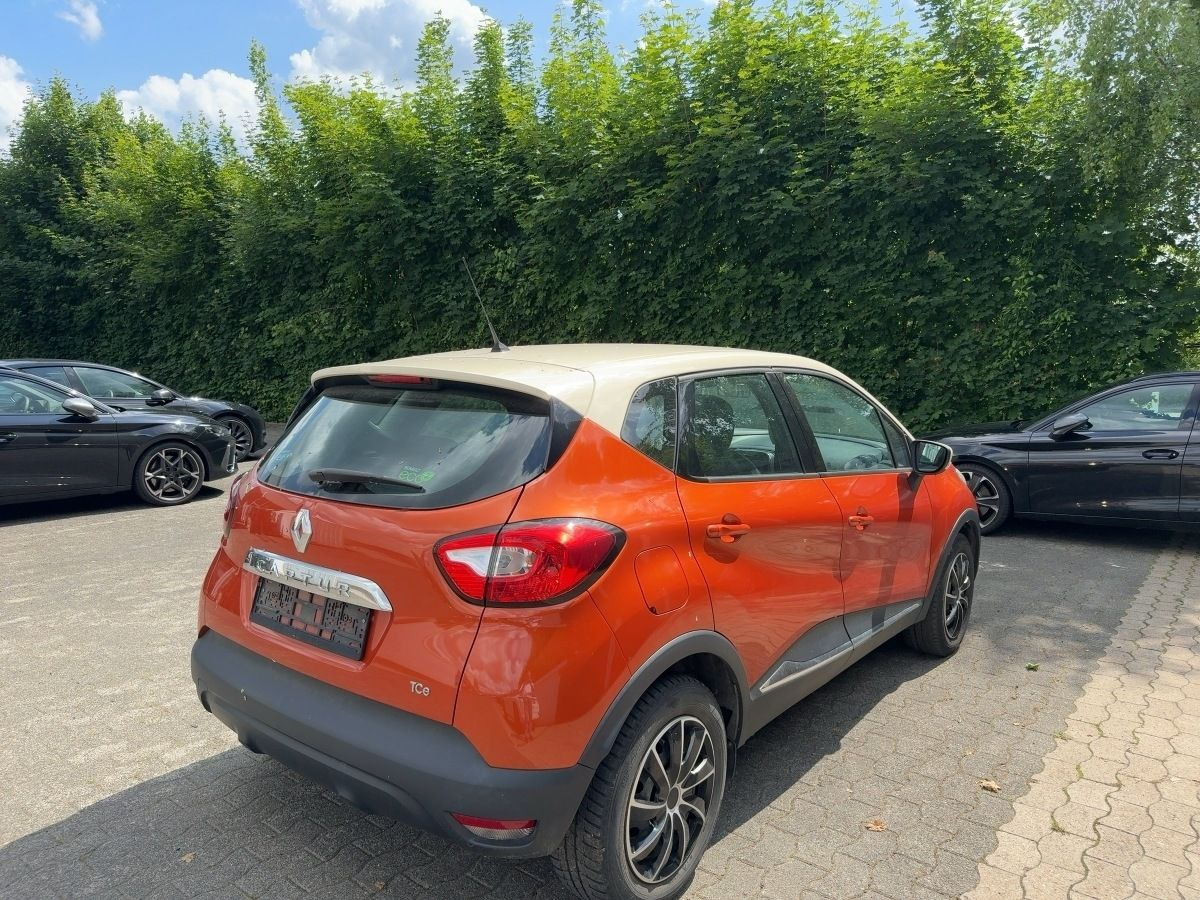 Renault Captur TCe90 LUXE GANZJAHRESREIFEN/NAVI - SUV/ Todoterreno: foto 4 Renault Captur TCe90 LUXE GANZJAHRESREIFEN/NAVI - SUV/ Todoterreno: foto 4