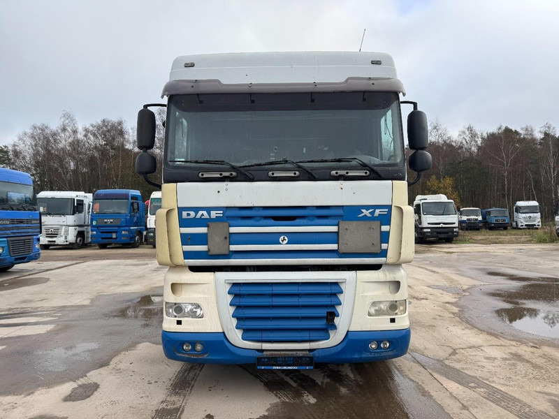 DAF 105 XF 460 Space Cab (MANUAL GEARBOX / BOITE MANUELLE) - Cabeza tractora: foto 2 DAF 105 XF 460 Space Cab (MANUAL GEARBOX / BOITE MANUELLE) - Cabeza tractora: foto 2